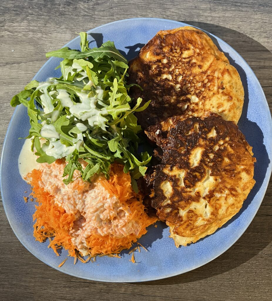 Quark-Käsebuletten mit Rohkost